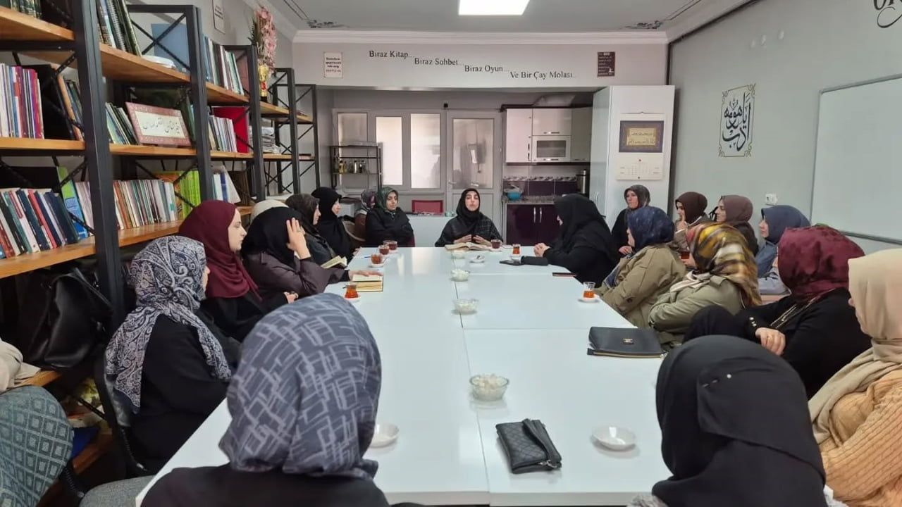 BAYBURT MÜFTÜLÜĞÜNDEN KADINLARA TEFSİR DERSLERİ