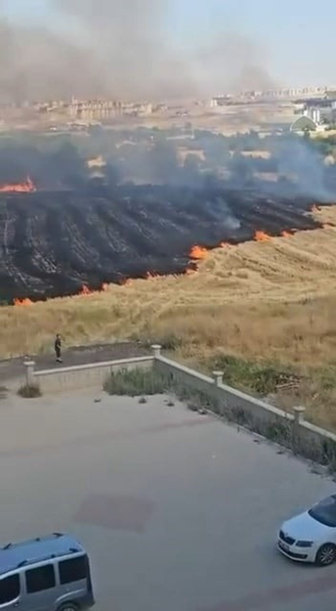 ELAZIĞ'DA ŞEHİR GENELİNDE 19 FARKLI NOKTADA ÇIKAN YANGINLAR, KONTROL ALTINA ALINARAK...