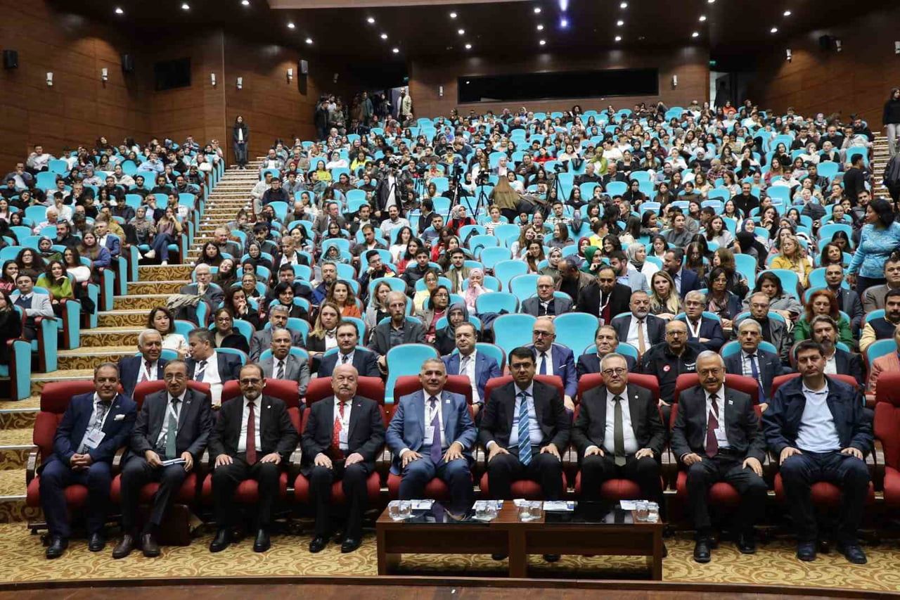 TÜRKİYE BİLİMLER AKADEMİSİ (TÜBA) TARAFINDAN, UŞAK’TA “YEŞİL MUTABAKAT SÜRECİNDE KARBON EKONOMİSİ...