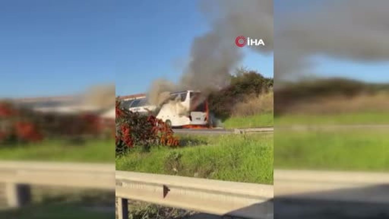 Bayrampaşa’da yolcu otobüsünün arka kısmında yangın meydana geldi