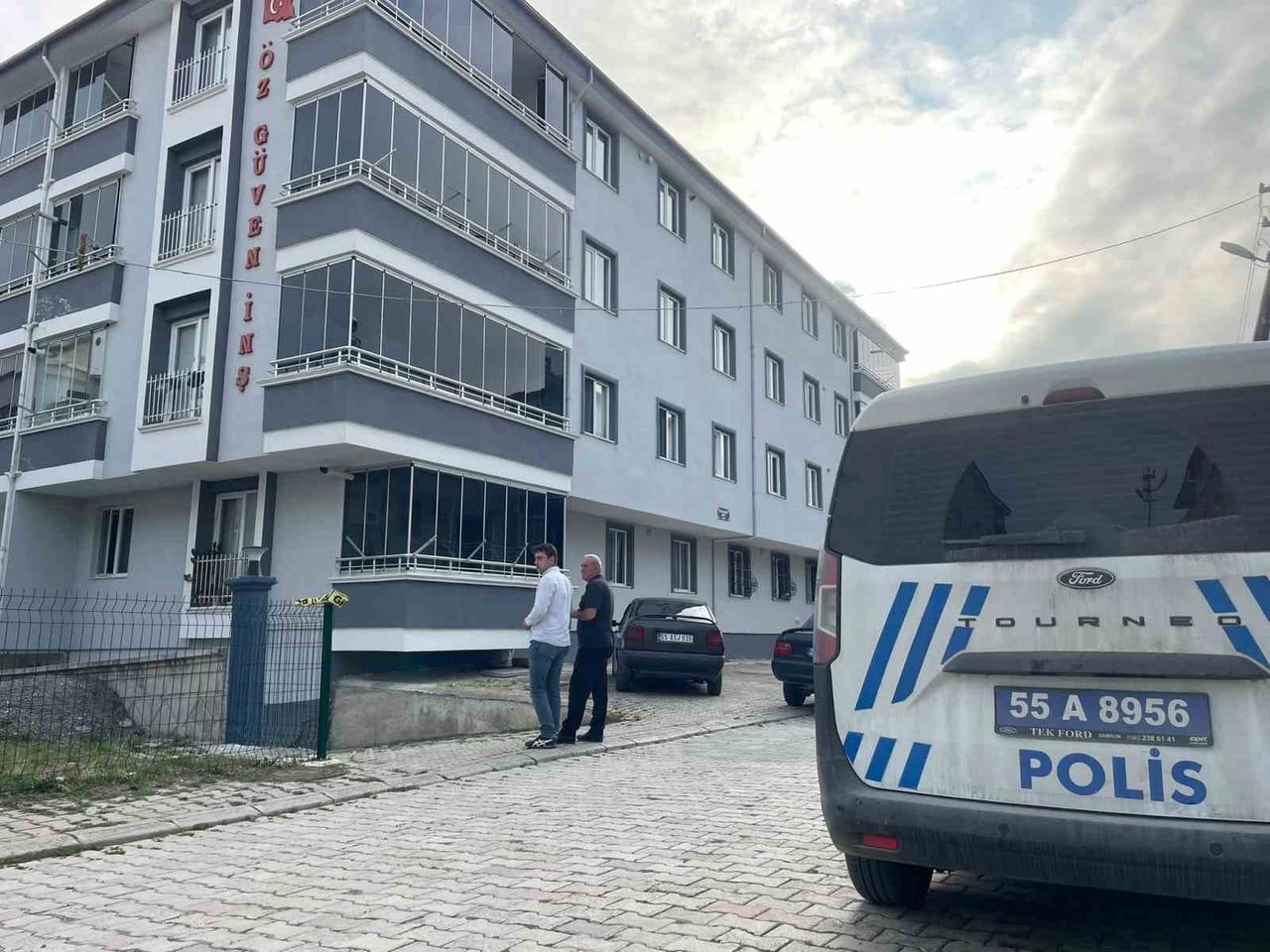 SAMSUN'UN KAVAK İLÇESİNDE 49 YAŞINDAKİ LEVENT GÜRPINAR, EVİNDE SİLAHLA VURULMUŞ HALDE ÖLÜ...
