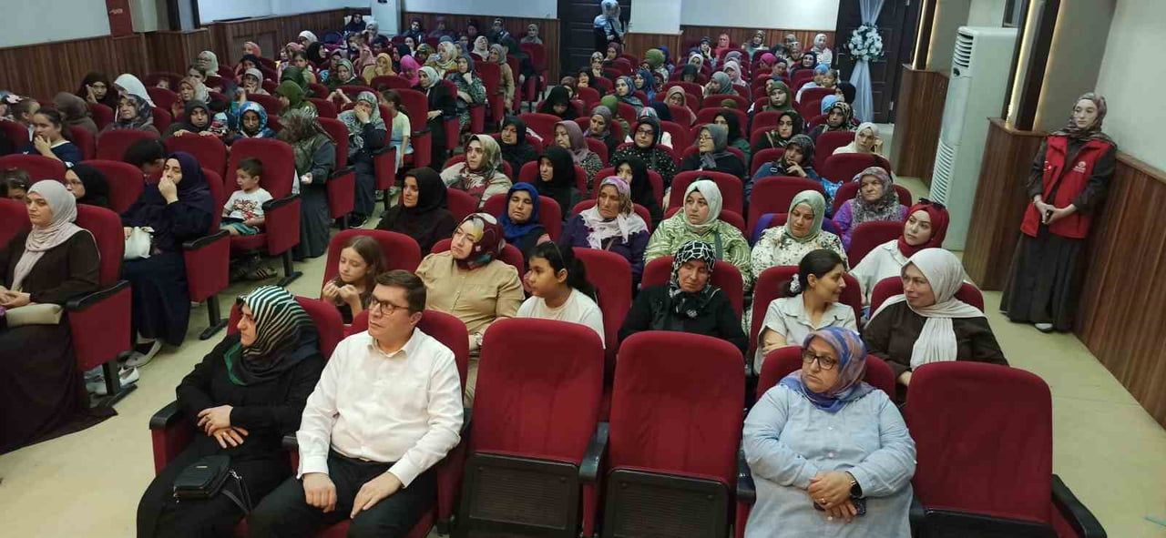 YAZ KUR'AN KURSU KAPANIŞ PROGRAMI DÜZENLENDİ