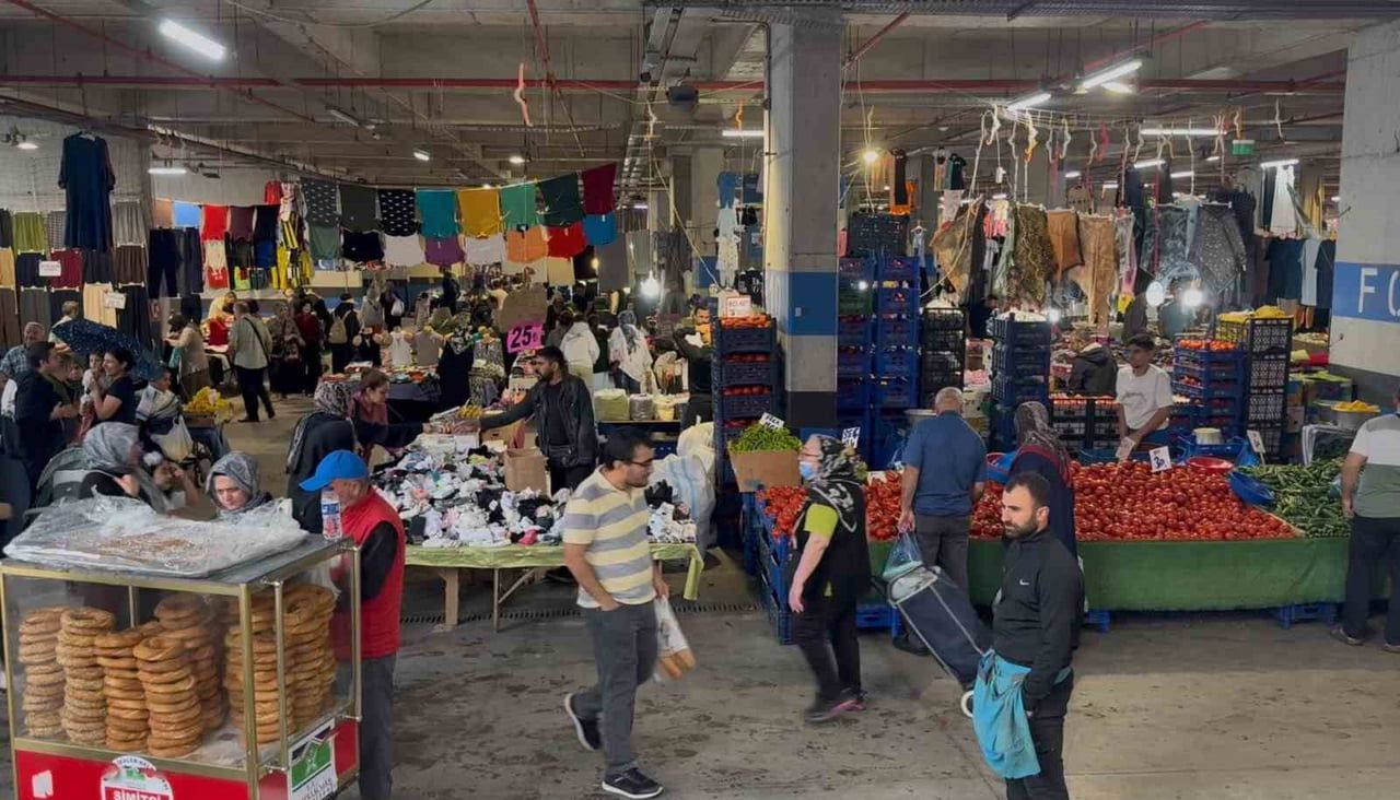 İBB'NİN SOĞANLI CUMARTESİ PAZARI’NDAKİ TUVALETLERİ KİLİTLEMESİ, PAZAR ESNAFI VE VATANDAŞLARI...