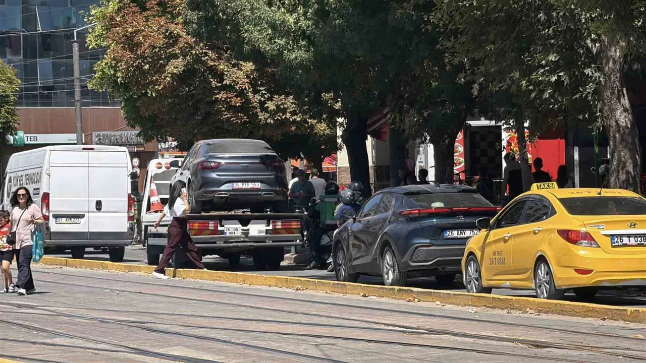 HATALI PARK TRAFİĞİ FELÇ ETTİ