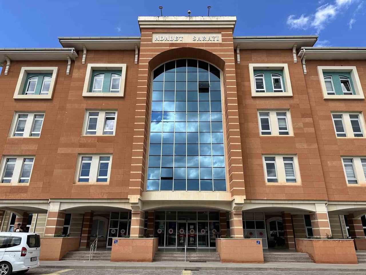 KASTAMONU’NUN TAŞKÖPRÜ İLÇESİNDE ÖĞRENCİ SERVİSİNDEKİ ÇOCUKLARA CİNSEL İSTİSMARDA BULUNDUĞU...