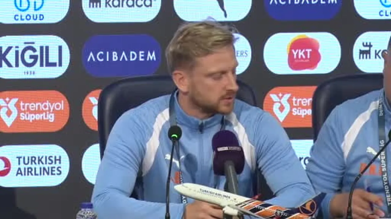 Başakşehir Teknik Sorumlusu Luke Benstead, Galatasaray karşılaşmasında son düdüğün ardından Teknik...