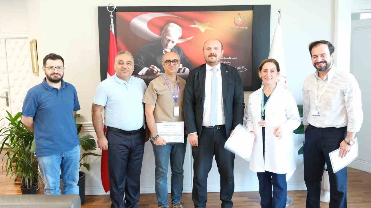 BURSA ŞEHİR HASTANESİ’NDE ANNE KARNINDA GERÇEKLEŞTİRİLEN İLERİ DÜZEY GİRİŞİM SAYESİNDE HAYAT ŞANSI...