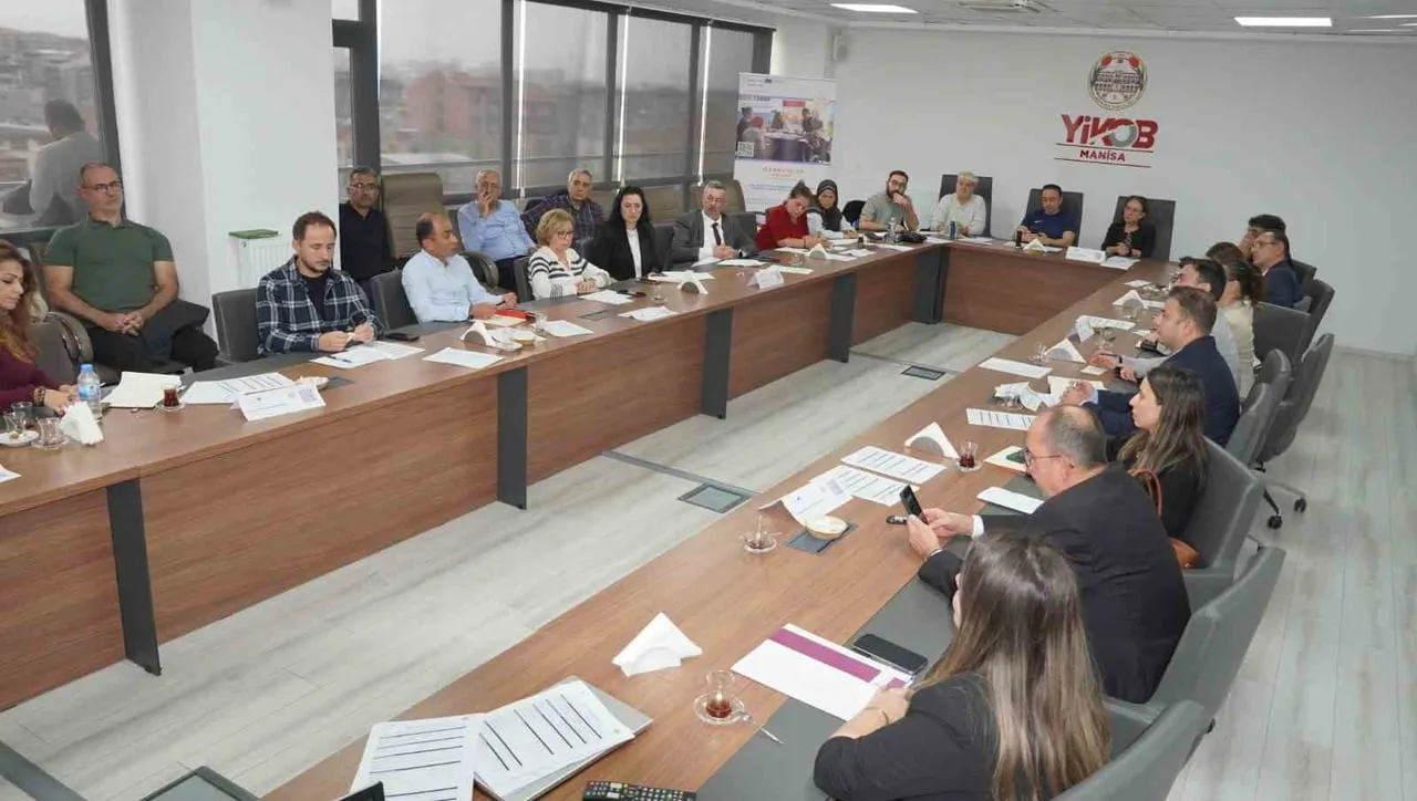 MANİSA VALİLİĞİ’NİN ORTAĞI OLDUĞU AVRUPA BİRLİĞİ DESTEKLİ MERAVIGLIA PROJESİ KAPSAMINDA, GENÇLERİN...