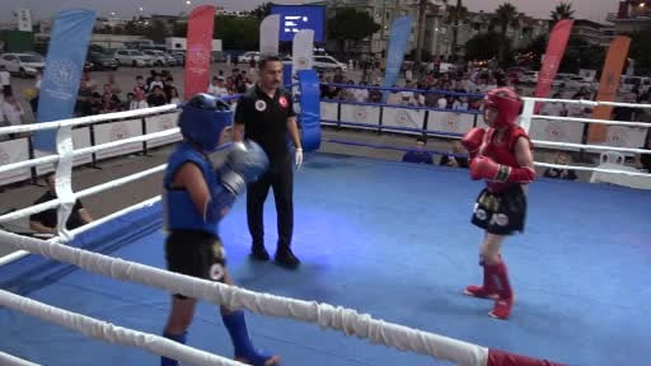 İller Arası Muay Thai Açık Hava Turnuvası’na ev sahipliği yapan Samsun’da, 12 ilden 350 sporcunun...