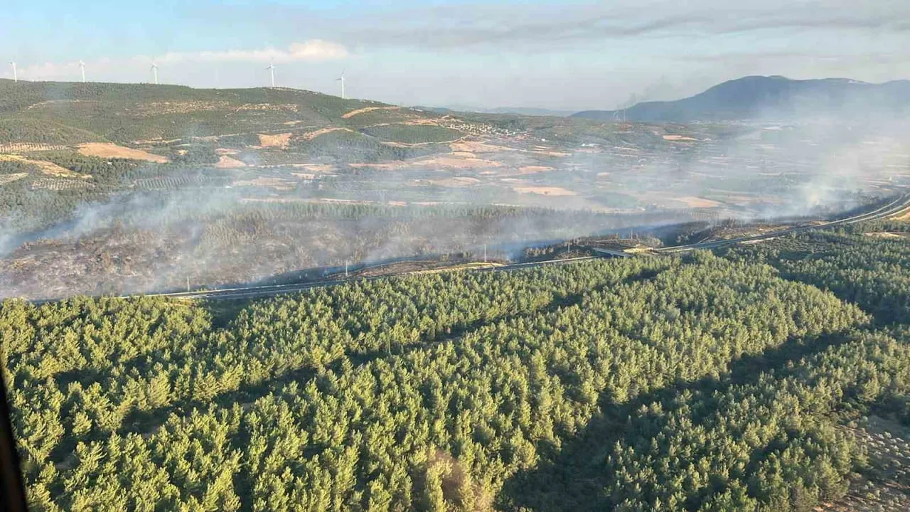 MANİSA’NIN SOMA İLÇESİNE BAĞLI KIZILÖREN MAHALLESİ’NDE SAAT 15.33’TE BAŞLAYAN ORMAN YANGINI...