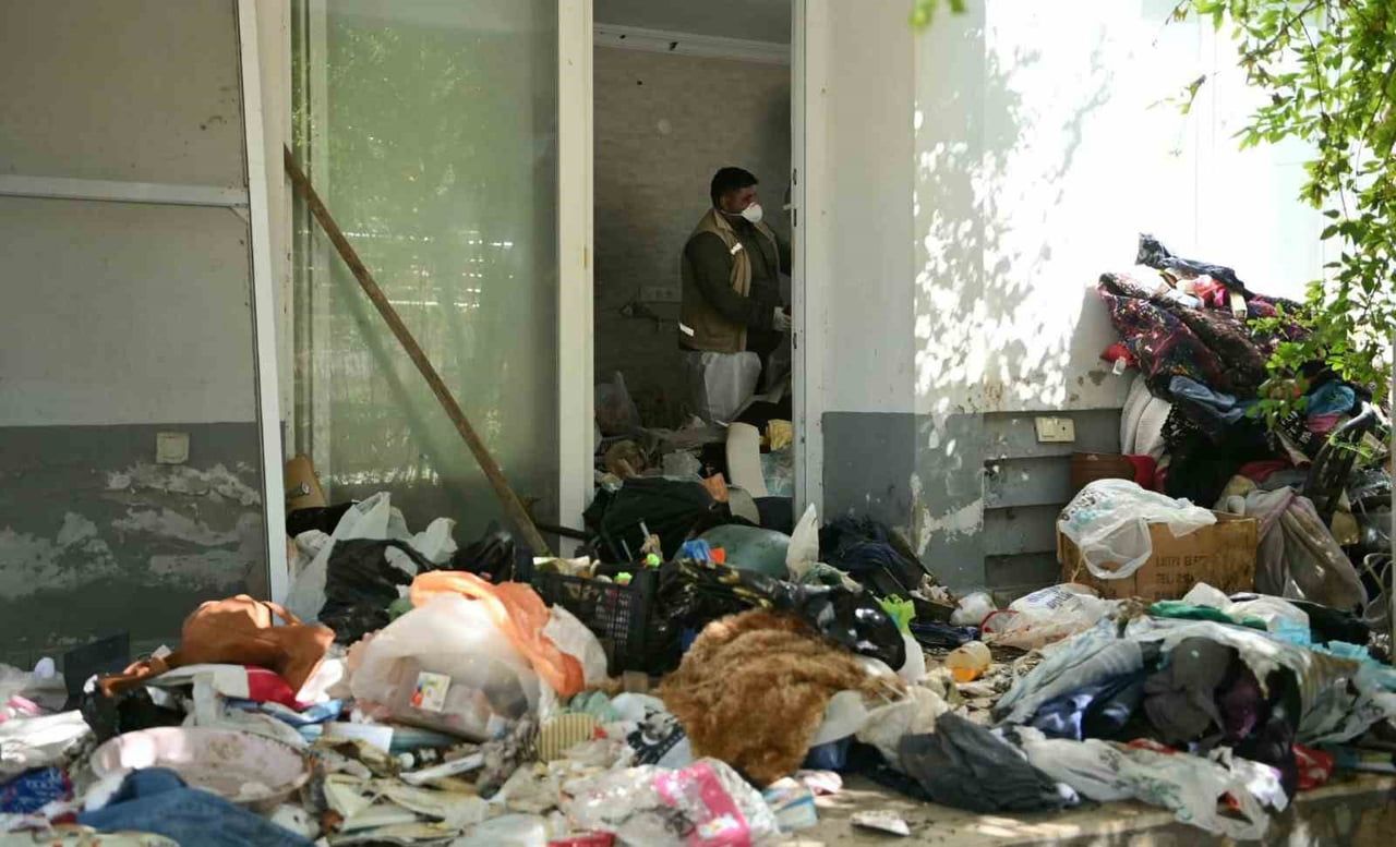 KUŞADASI’NDA ÇÖP EV OPERASYONU