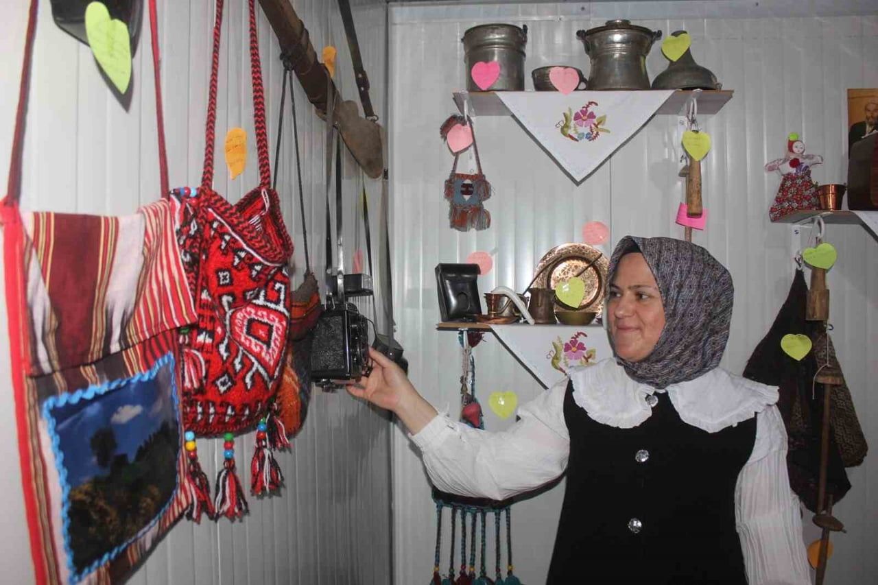 KAHRAMANMARAŞ’IN AFŞİN İLÇESİNDE YAŞAYAN SULTAN KIZILDAĞ, AİLESİNDEN MİRAS KALAN VE VATANDAŞLARIN...