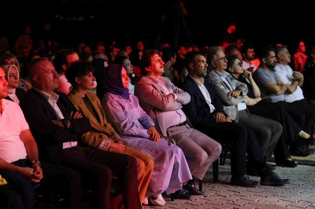 BÜYÜKŞEHİR BELEDİYESİ ADINA BURSA KÜLTÜR SANAT VE TURİZM VAKFI (BKSTV) TARAFINDAN ORGANİZE EDİLEN...