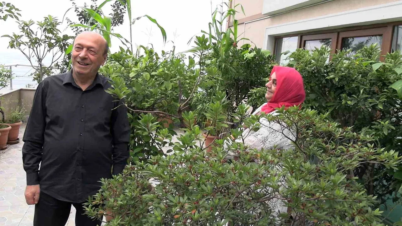 RİZE'DE YAŞAYAN SİNAN VE MELEK UĞUR ÇİFTİ, EVLERİNİN 150 METREKARELİK BALKONUNA YERLEŞTİRDİKLERİ...
