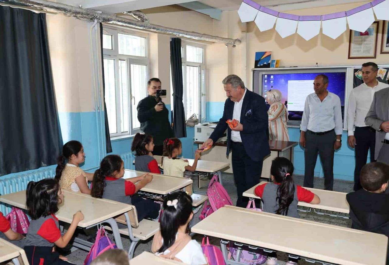MELİKGAZİ BELEDİYE BAŞKANI DOÇ. DR. MUSTAFA PALANCIOĞLU; 2026-2027 EĞİTİM VE ÖĞRETİM YILI...
