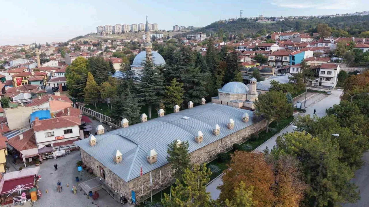 ESKİŞEHİR'İN TARİHİ VE KÜLTÜREL MİRASININ ÖNEMLİ MERKEZLERİNDEN KURŞUNLU KÜLLİYESİ