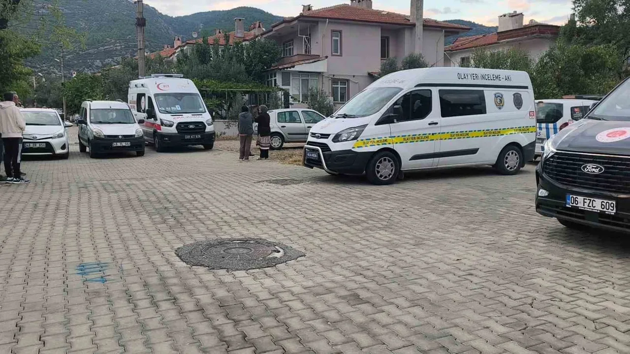 MUĞLA’NIN MENTEŞE İLÇESİ DÜĞEREK MAHALLESİ’NDE 78 YAŞLARINDAKİ AYSEL DEMİR İSİMLİ YAŞLI KADIN...