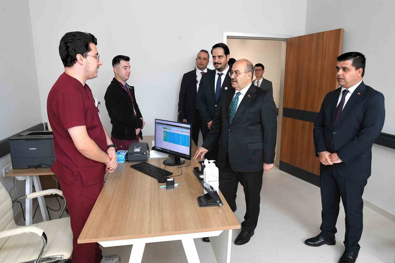 SINDIRGI’DA YENİ HASTANE HİZMETE BAŞLADI