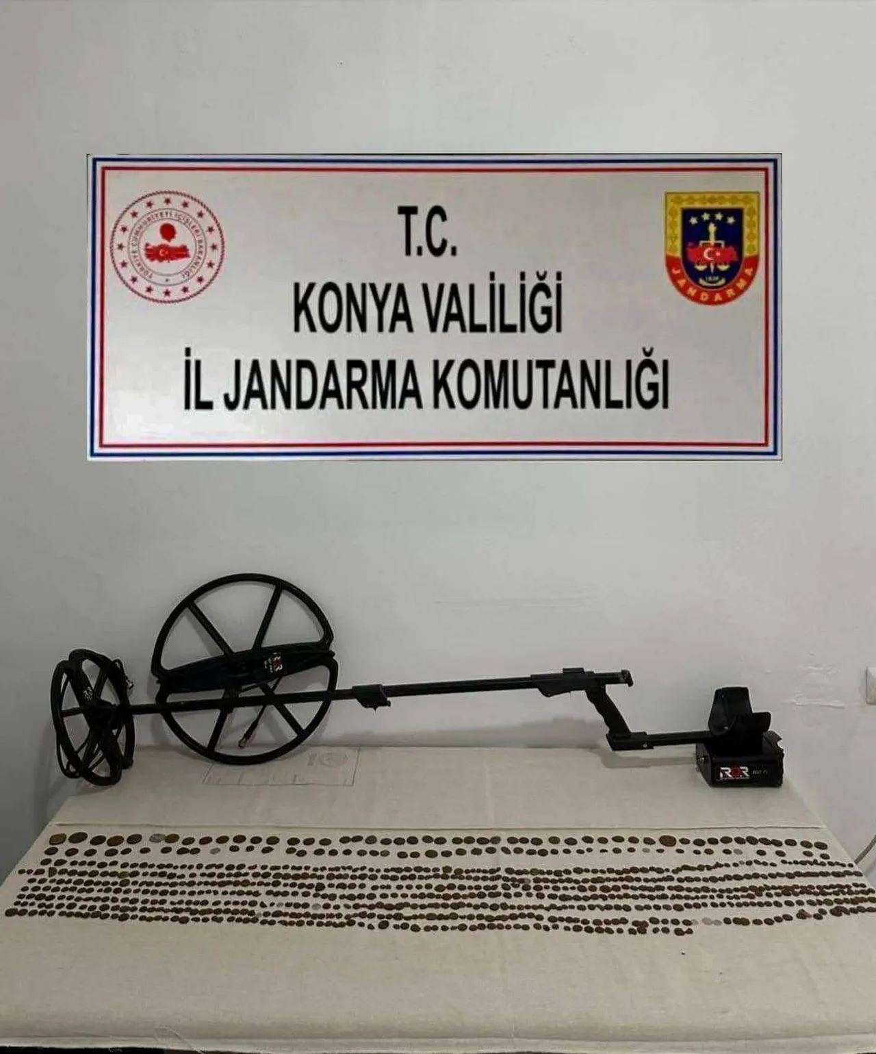 KONYA’DA JANDARMA EKİPLERİ TARAFINDAN YAPILAN OPERASYONLARDA 764 ADET TARİHİ ESER NİTELİĞİNDE...