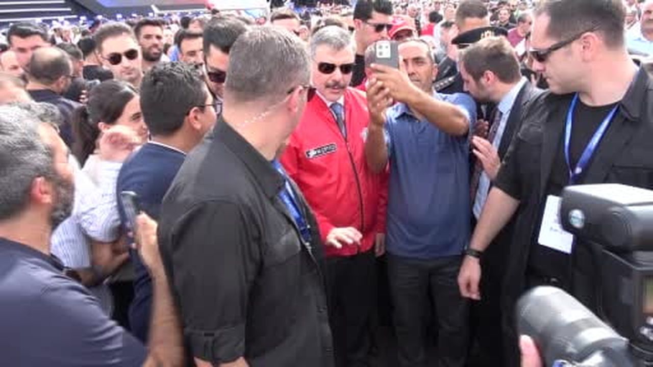 İçişleri Bakanı Çiftci, Emniyet envanterindeki ilk helikopterin simülatöründe uçuş...