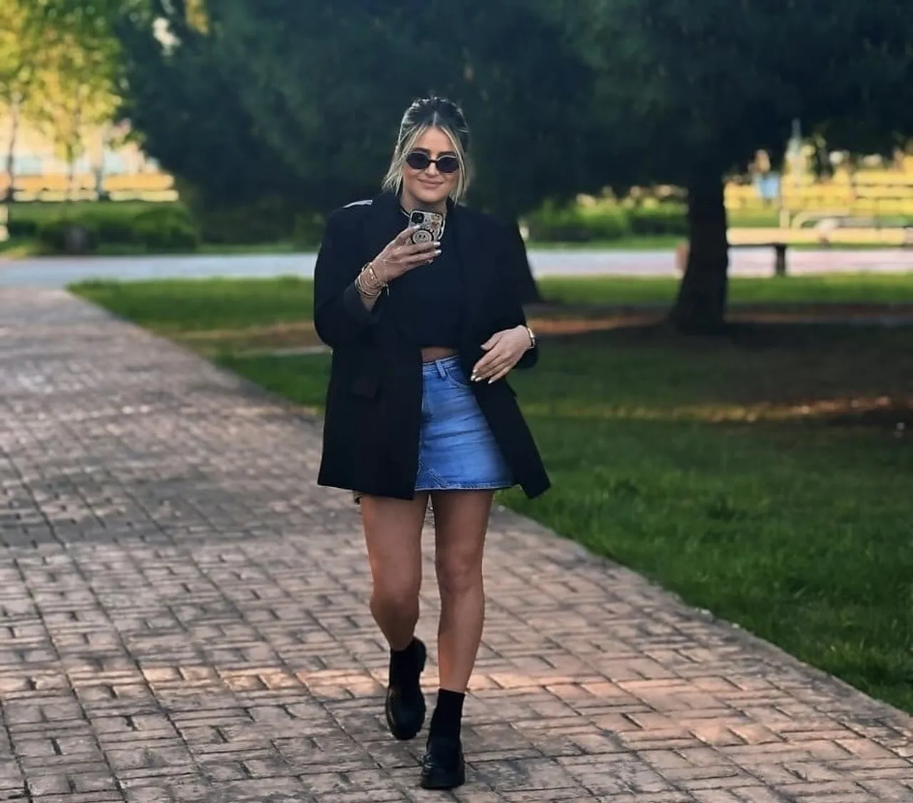 SAMSUN’DA BALKONDAN DÜŞEREK AĞIR YARALANAN 33 YAŞINDAKİ 1 ÇOCUK ANNESİ BÜŞRA YILDIZ, KALDIRILDIĞI...