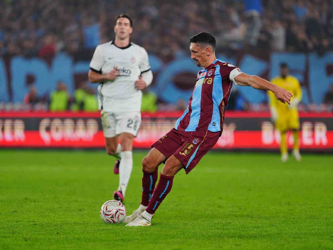 TRENDYOL SÜPER LİG’İN 8. HAFTASINDA TRABZONSPOR, KONUK ETTİĞİ BEŞİKTAŞ'I 2-0 MAĞLUP...