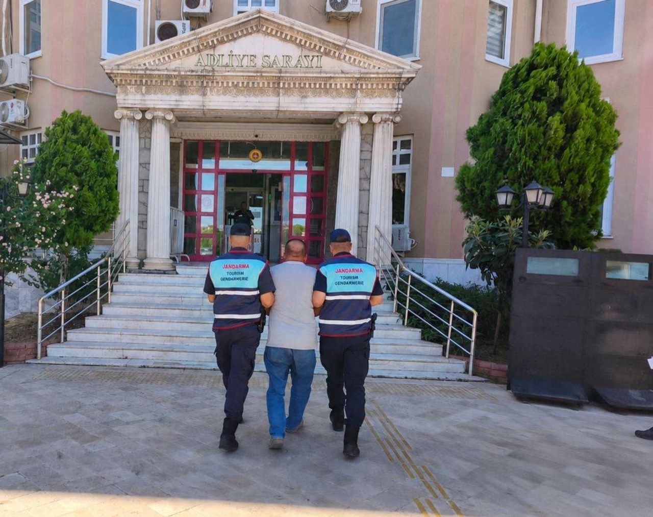 DİDİM’DE UYUŞTURUCU SUÇUNDAN ARANAN ŞAHIS YAKALANDI