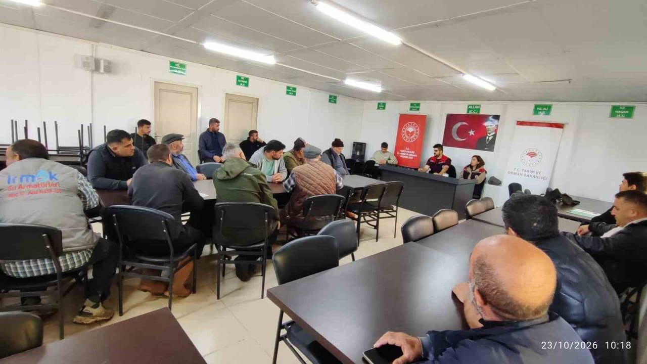 KARS’TA TARIM EKİPLERİ ÜRETİCİNİN SORUNLARINI SAHADA DİNLİYOR(KARS-İHA)