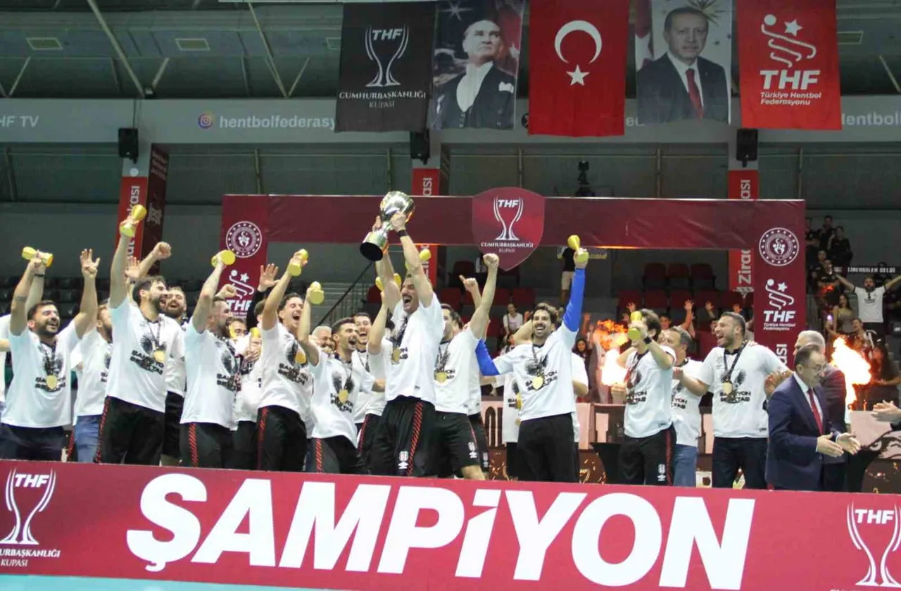CUMHURBAŞKANLIĞI KUPASI'NDA BEŞİKTAŞ, NİLÜFER BELEDİYESPOR'U 38-32 MAĞLUP ETTİ.