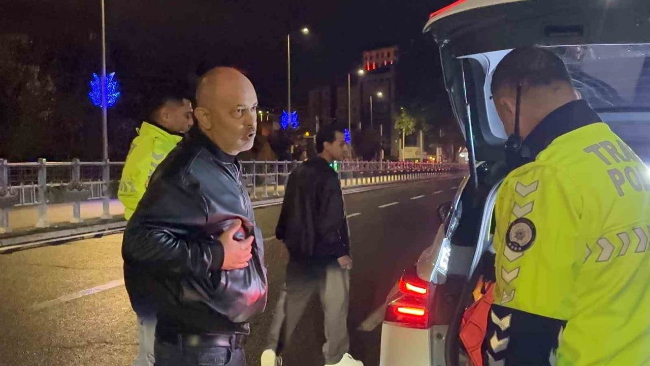 KAYSERİ’DE POLİS EKİPLERİ TARAFINDAN YAPILAN UYGULAMADA, 2.14 PROMİL ALKOLLÜ OLDUĞU BELİRLENEN...