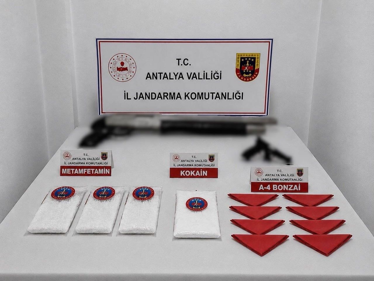 ANTALYA’DA İL JANDARMA KOMUTANLIĞI EKİPLERİ TARAFINDAN KEPEZ İLÇESİNDE YAPILAN ARAMADA 51 BİN 200...