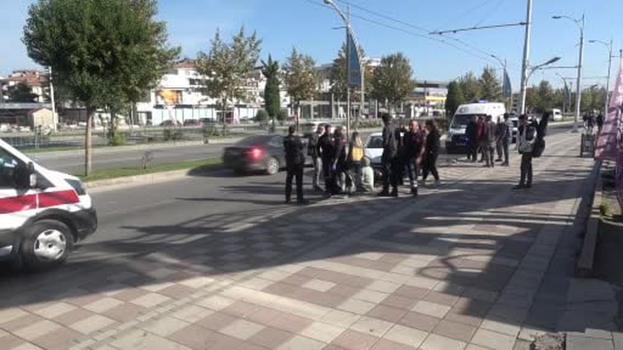 Malatya'da trambüs ile otomobil çarpıştı: 5 yaralı