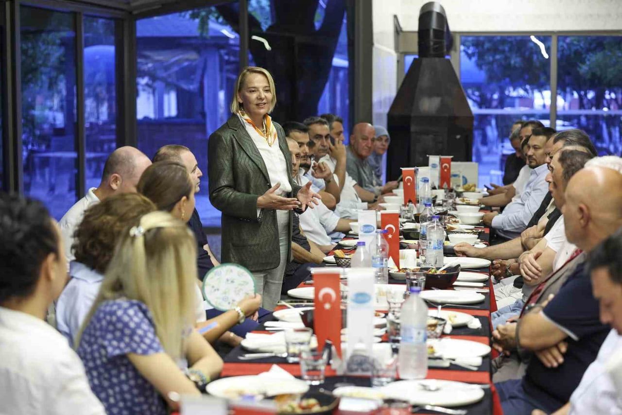 ATSO BAŞKAN ADAYI HATİCE ÖZ, KENTTE YAŞAYAN YÜZBİNLERCE SOYDAŞI TEMSİL EDEN 11 DERNEK VE...