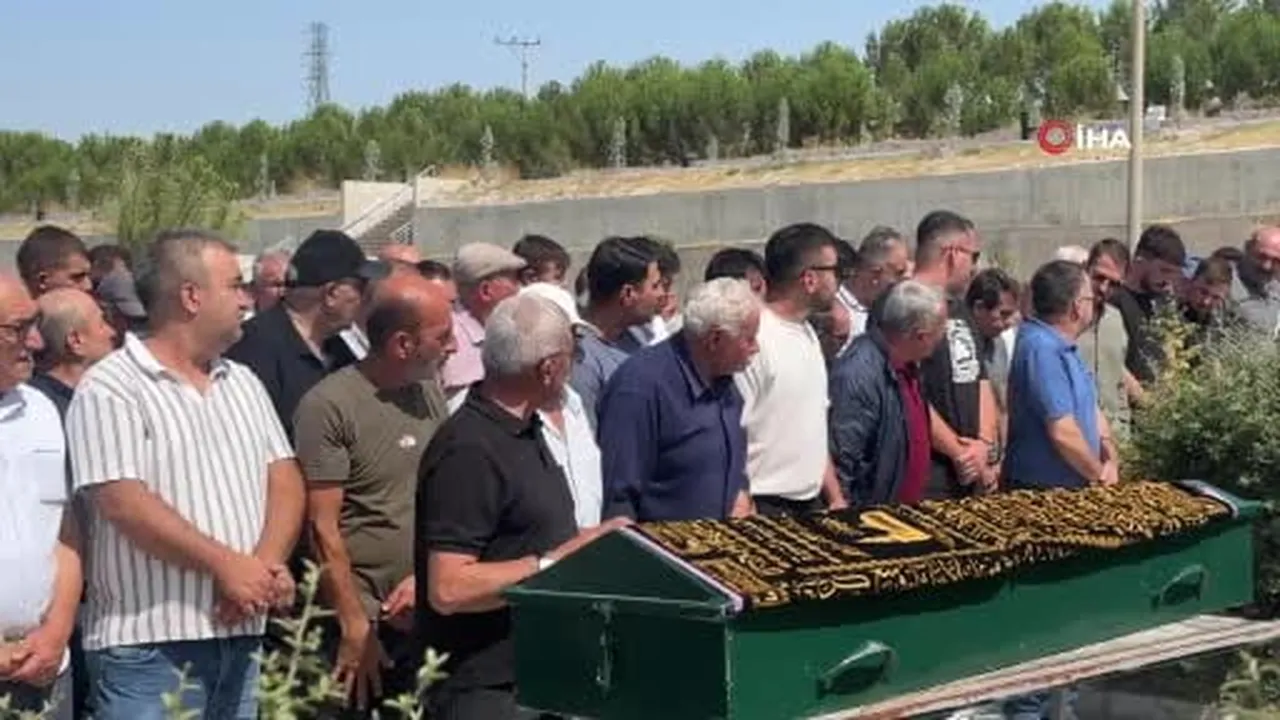 Damatlık yerine kefen giydi