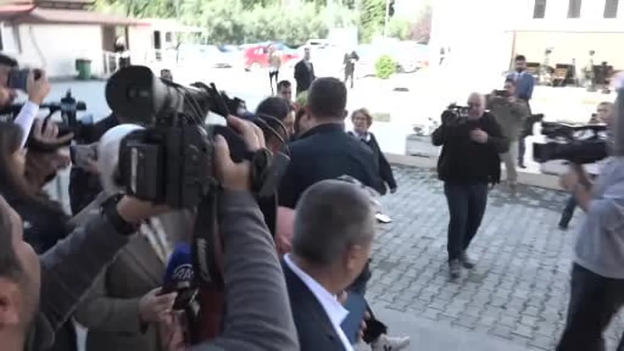 Güllü davasının ilk duruşması için oğlu Tuğberk Yalova Adliyesi'nde