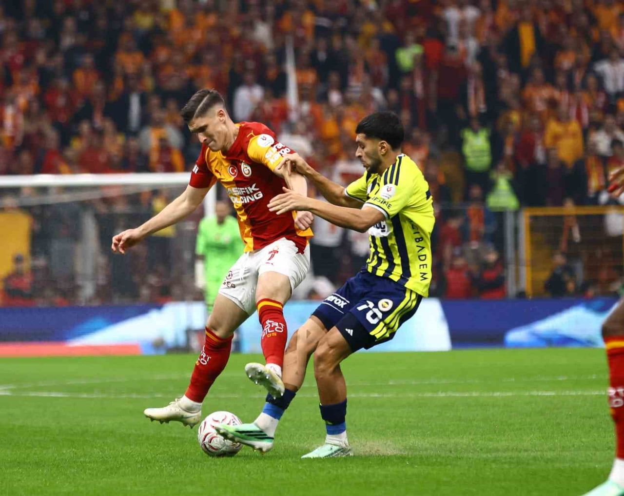 TRENDYOL SÜPER LİG’İN 9. HAFTASINDA GALATASARAY EVİNDE FENERBAHÇE İLE KARŞILAŞIYOR. MÜCADELENİN 15...