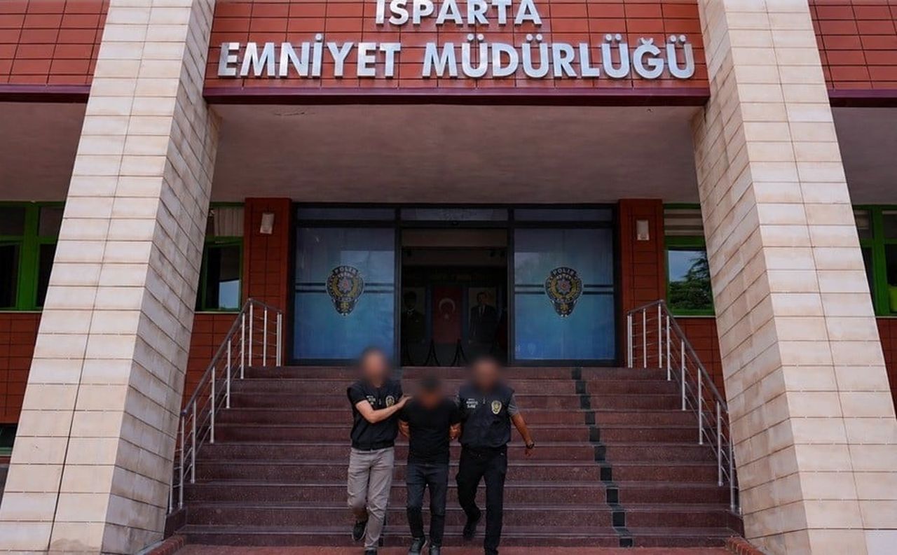 ISPARTA'DA İKİ FARKLI SUÇTAN HAKKINDA KESİNLEŞMİŞ TOPLAM 20 YIL 9 AY 12 GÜN HAPİS CEZASI BULUNAN...