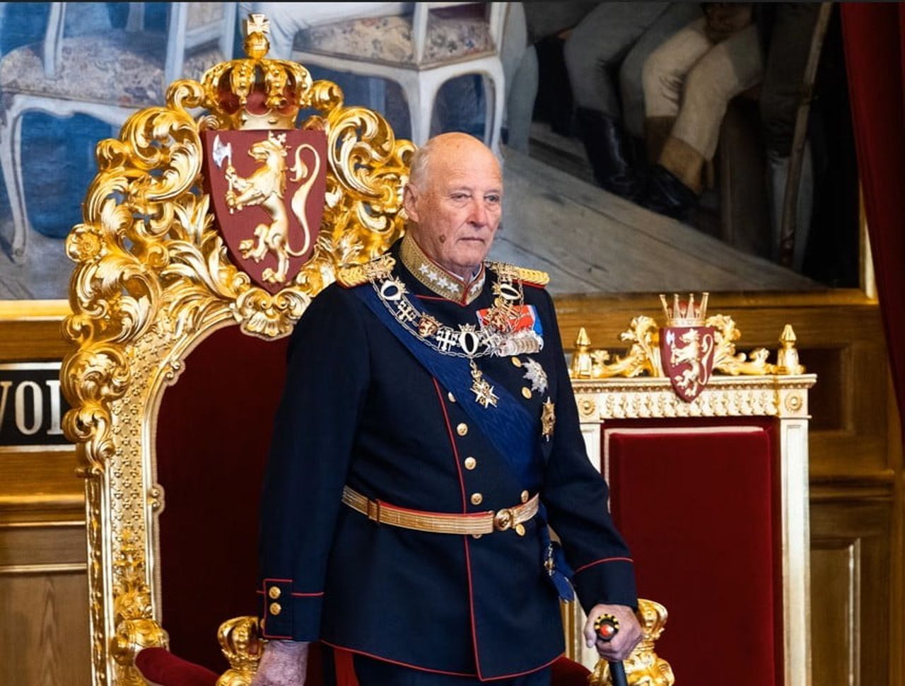 NORVEÇ KRALI 5. HARALD, VÜCUDUNDA SIVI BİRİKMESİ NEDENİYLE HASTANEDE TEDAVİ ALTINA ALINDI.