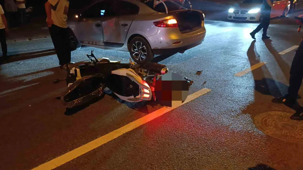 KIRŞEHİR'DE TERS YÖNE GİREN MOTOSİKLET OTOMOBİLE ÇARPTI. KAZADA MOTOSİKLET SÜRÜCÜSÜ...