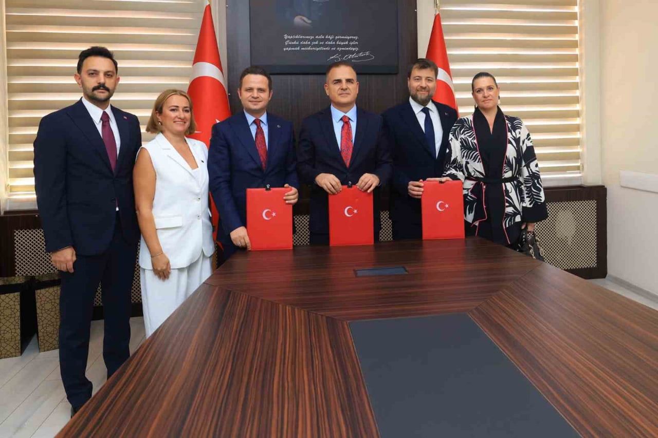 FETHİYE KESİKKAPI MAHALLESİNDEKİ FETHİYE ANADOLU LİSESİ'NİN YERİNE 20 SINIFLI YENİ BİR OKUL BİNASI...