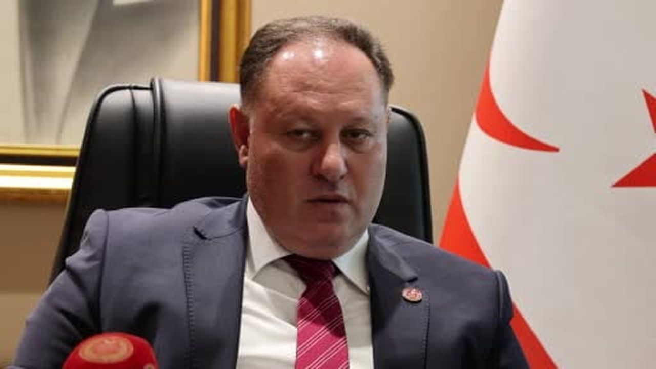 Kuzey Kıbrıs Türk Cumhuriyeti (KKTC) Cumhuriyet Meclisi Başkanı Ziya Öztürkler, Güney Kıbrıs Rum...