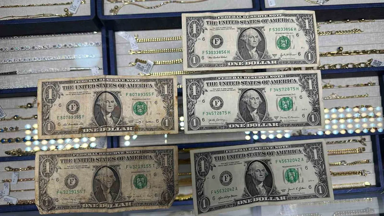 AMASYA'DA BİR KUYUMCU DÜKKÂNINA YAPILAN OPERASYONDA 5 ADET F SERİSİ 1 DOLARLIK BANKNOT ELE...