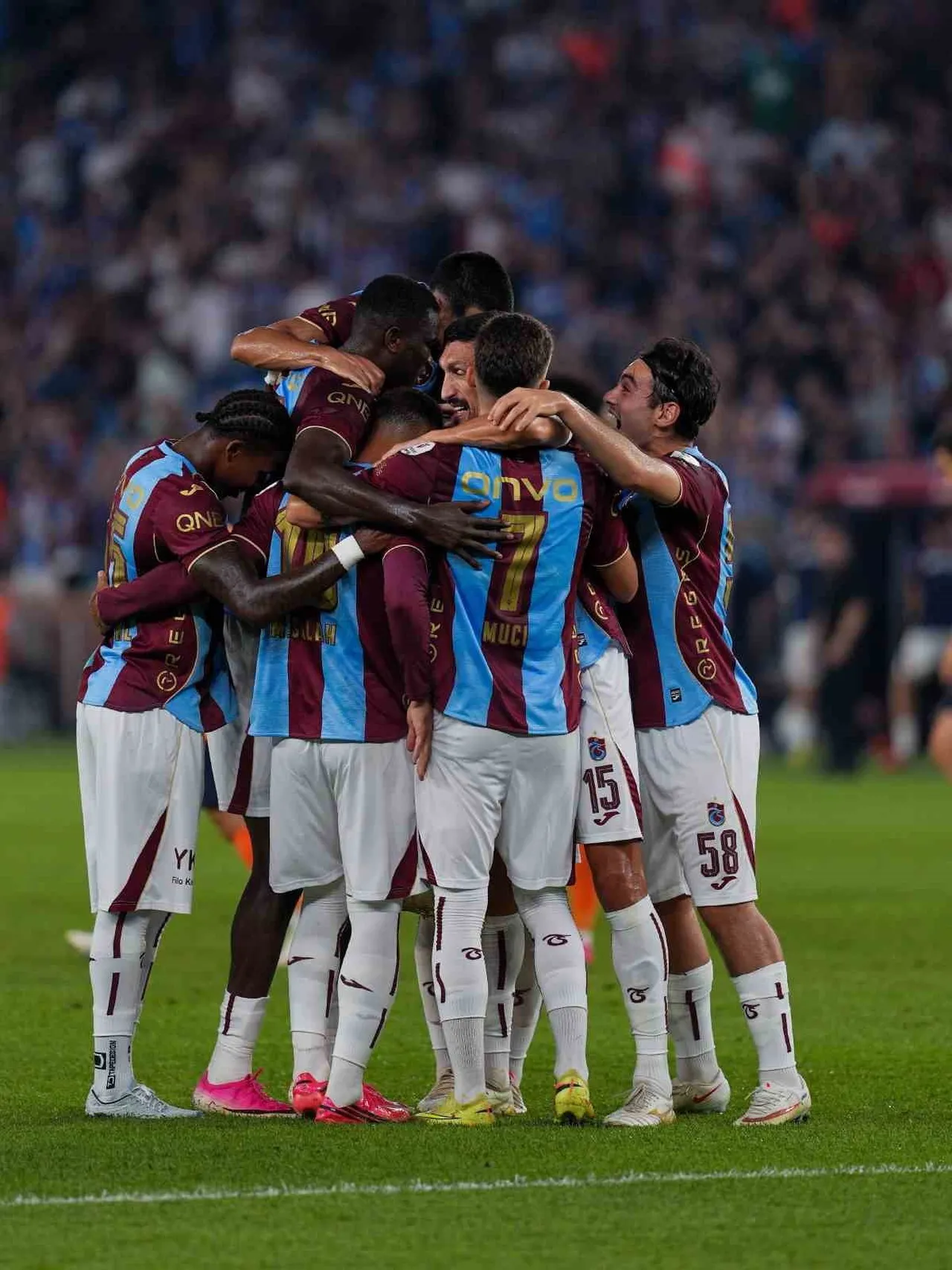 TRENDYOL SÜPER LİG'İN 2. HAFTASINDA TRABZONSPOR, SAHASINDA RAMS BAŞAKŞEHİR KARŞILAŞIYOR....