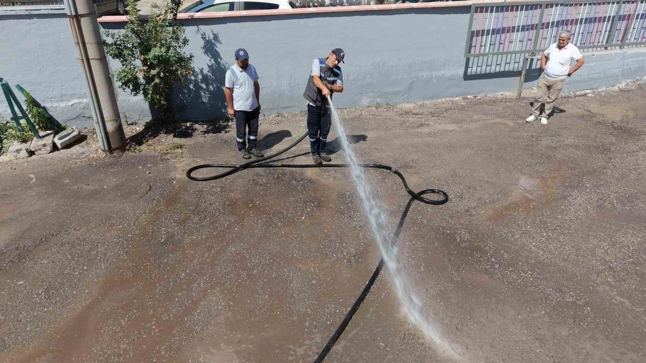 KARABÜK BELEDİYESİ TARAFINDAN YENİ EĞİTİM-ÖĞRETİM YILI ÖNCESİ ŞEHİRDEKİ OKULLARDA GENİŞ KAPSAMLI...
