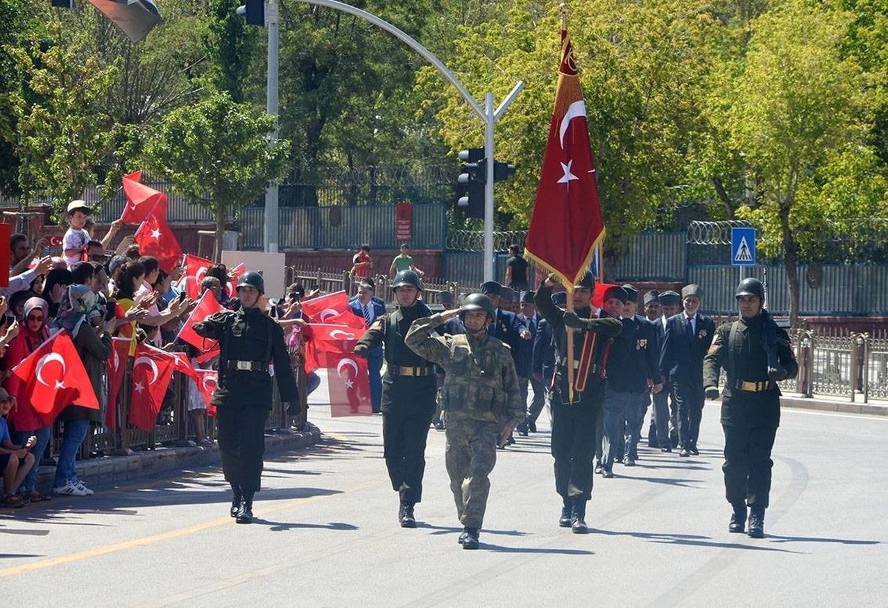ERZURUM’DA 30 AĞUSTOS ZAFER BAYRAMI KUTLAMA PROGRAMI PROVALARI NEDENİYLE BAZI YOLLAR GEÇİCİ OLARAK...