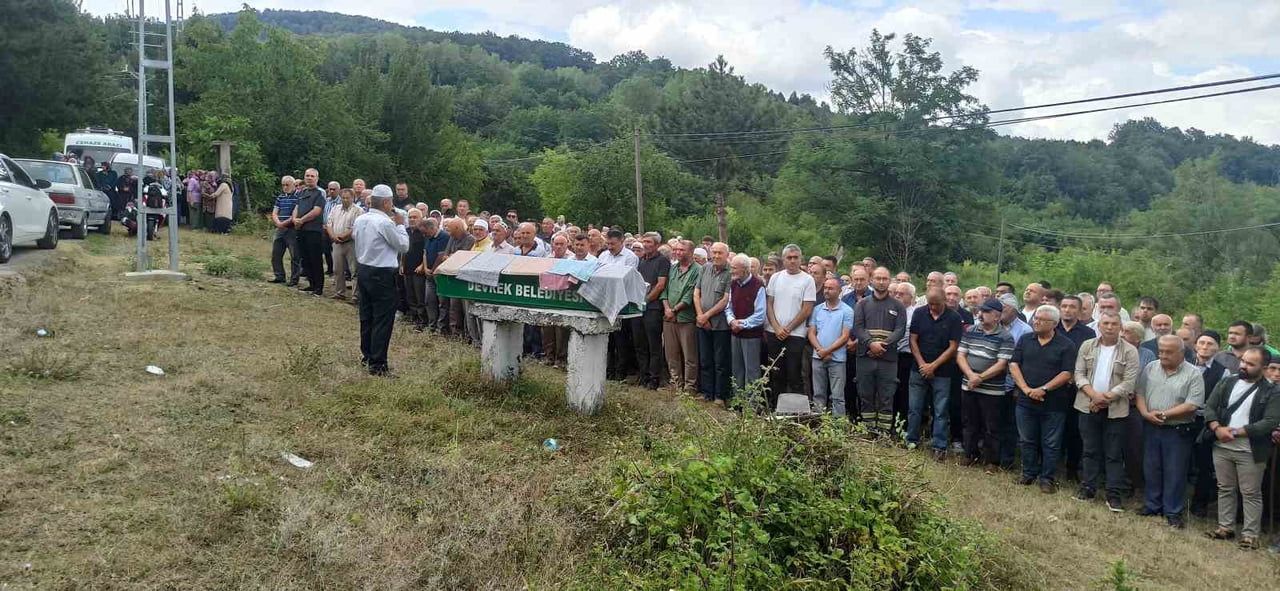 CÜNEYT BÜKRÜ İÇİN CENAZE TÖRENİ DÜZENLENDİ