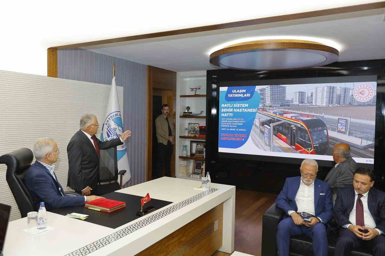 KAYSERİ BÜYÜKŞEHİR BELEDİYESİ ZİYARETİNDE KONUŞAN BAKAN URALOĞLU; "KAYSERİ'NİN ULAŞTIRMA...