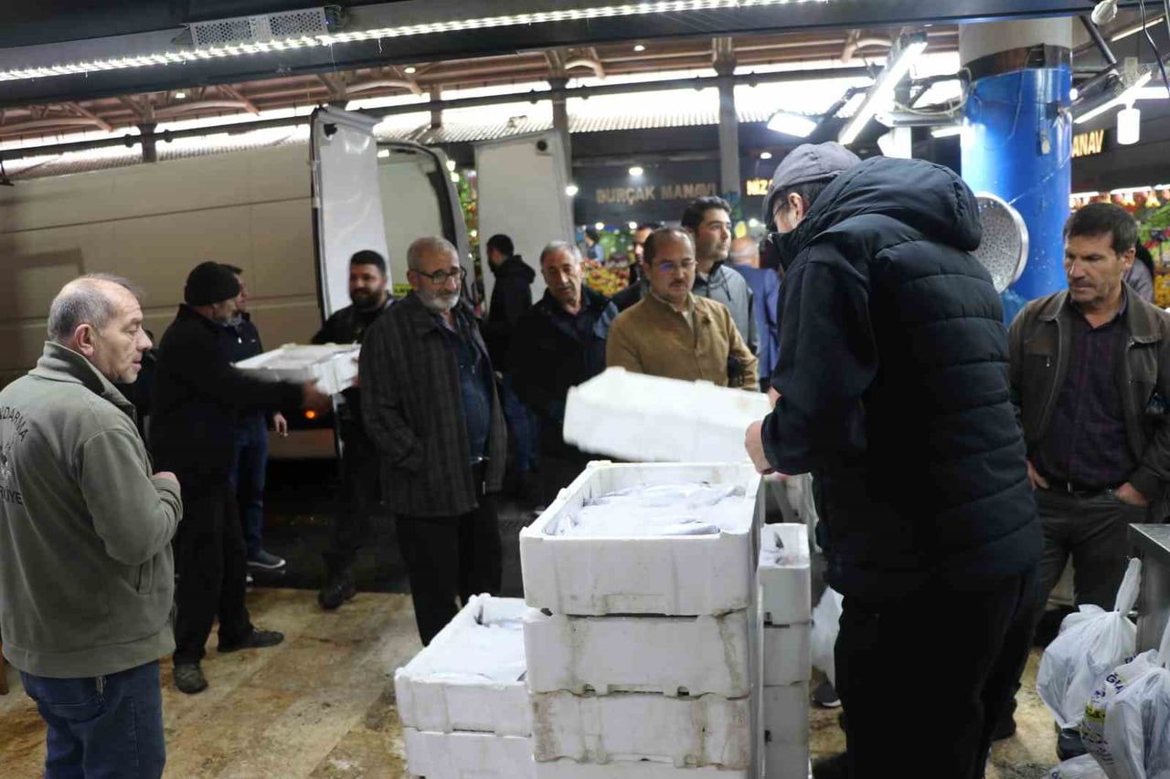 SİVAS’TAN AKDENİZ VE EĞE BÖLGESİ İLLERİNE PALAMUT SEVKİYATI GERÇEKLEŞTİRİLİYOR.