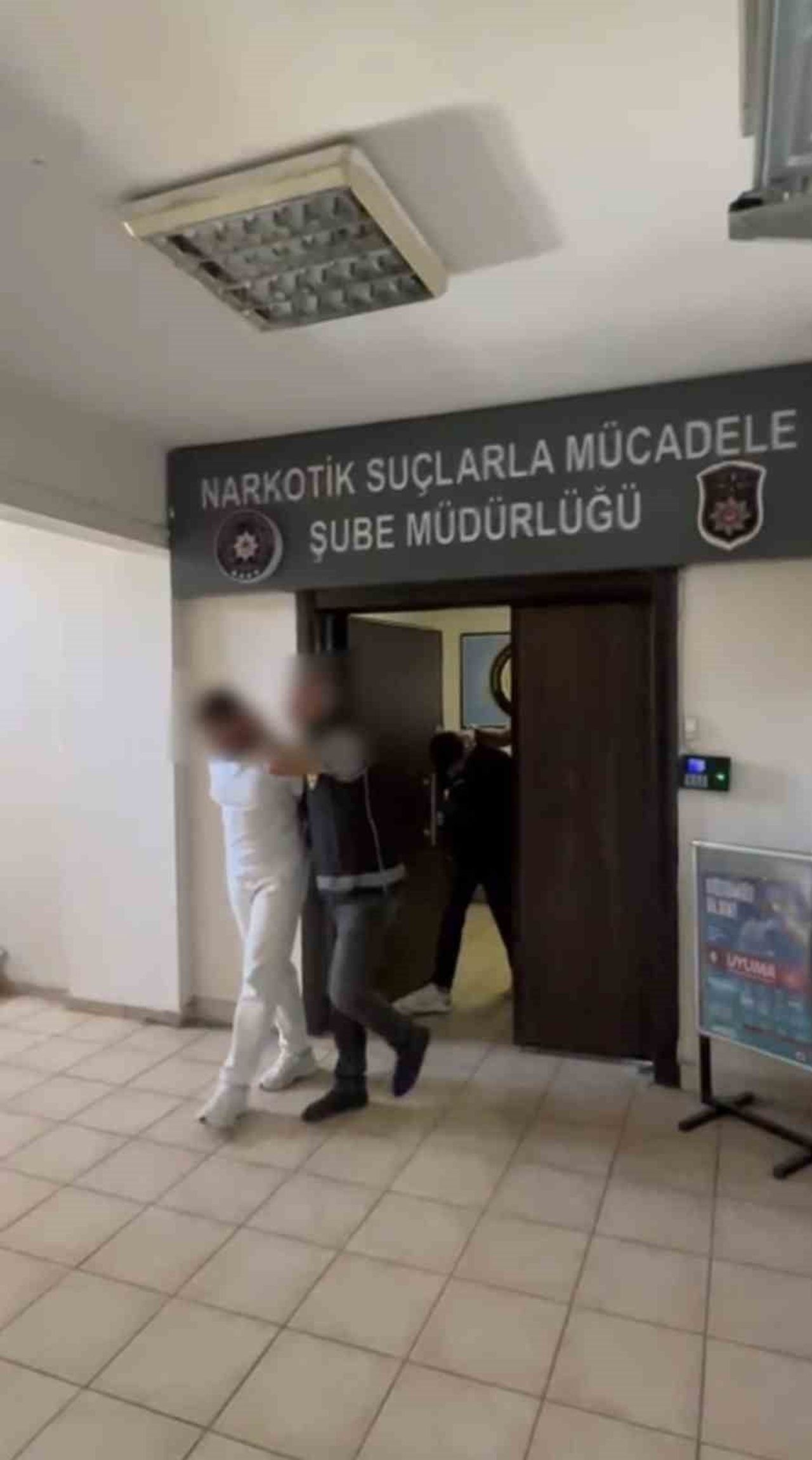 POLİS EKİPLERİNCE DÜZENLENEN UYUŞTURUCU OPERASYON