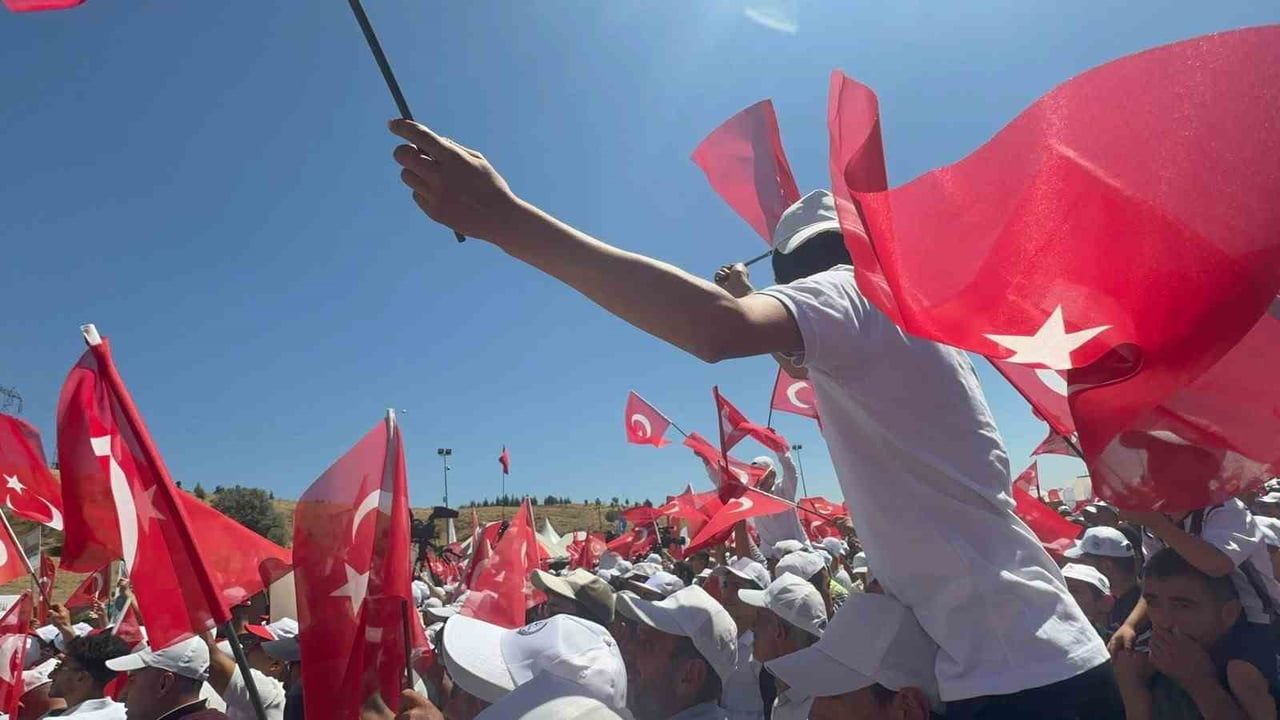 ANADOLU’NUN FETHİNİN 955. YIL DÖNÜMÜ DOLAYISIYLA AHLAT’TA DÜZENLENEN ETKİNLİKLER, TÜRKİYE’NİN...
